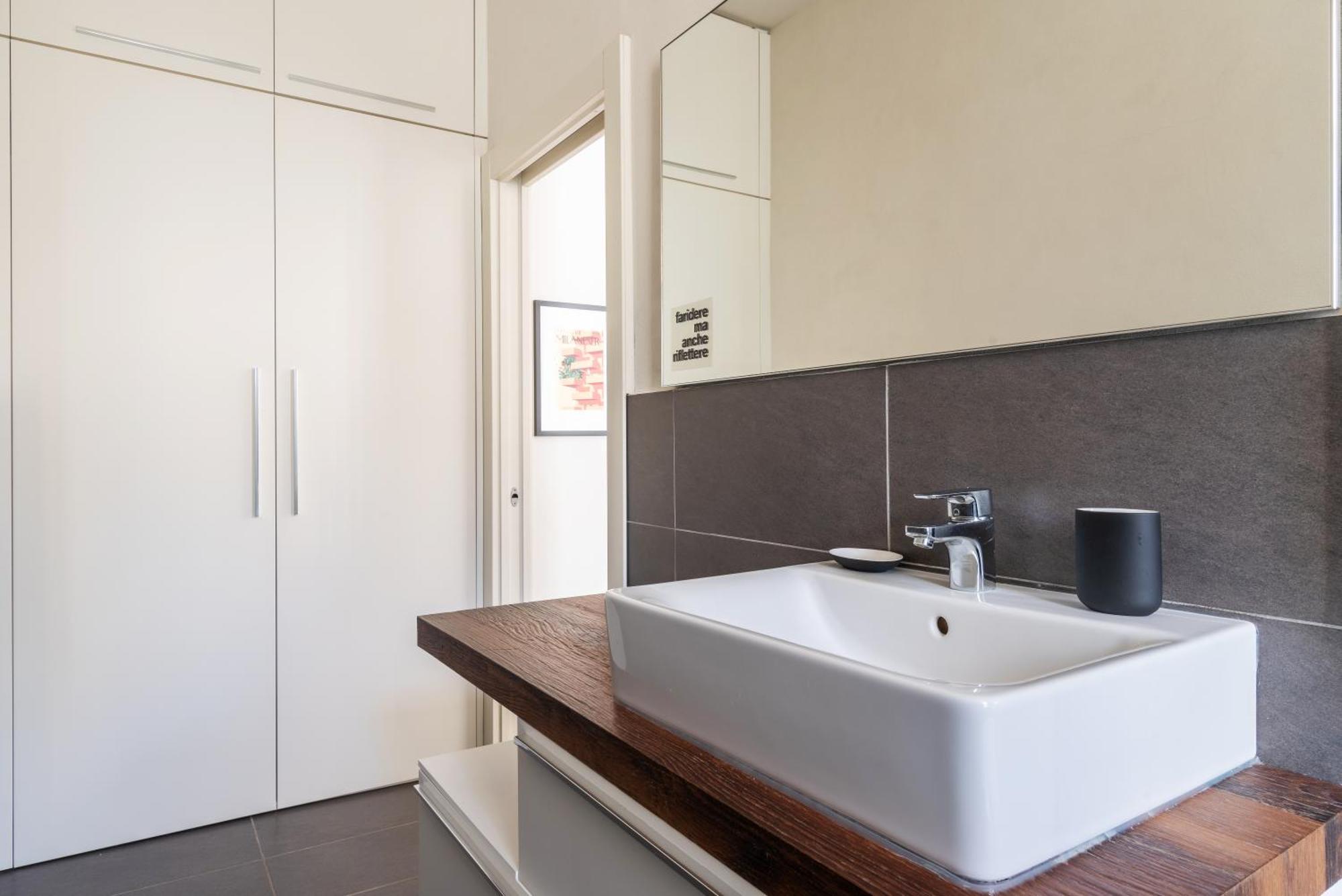Stile E Comodita Bilocale Milano Milán